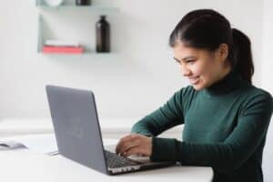 Foster a positive attitude for online training
